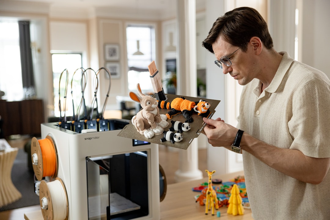 Waarom Johan Derksen vanavond niet aan tafel zit bij Vandaag Inside